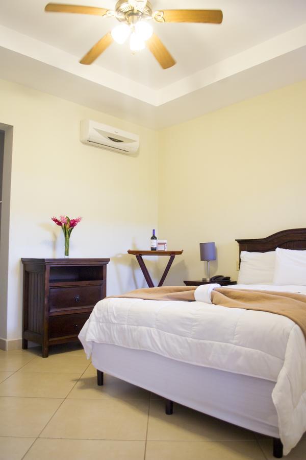 Farallones Hotel Chinandega Exterior foto