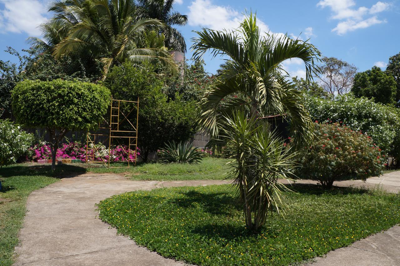 Farallones Hotel Chinandega Exterior foto