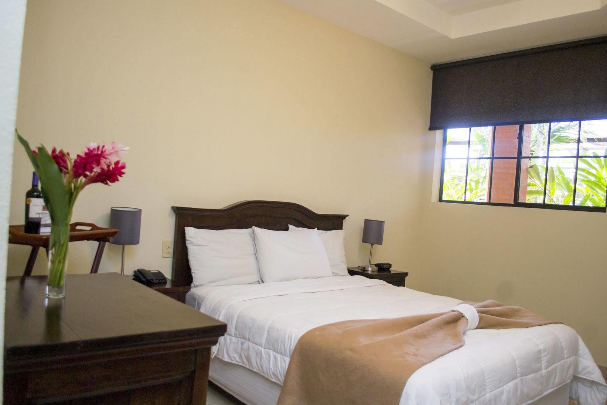 Farallones Hotel Chinandega Exterior foto
