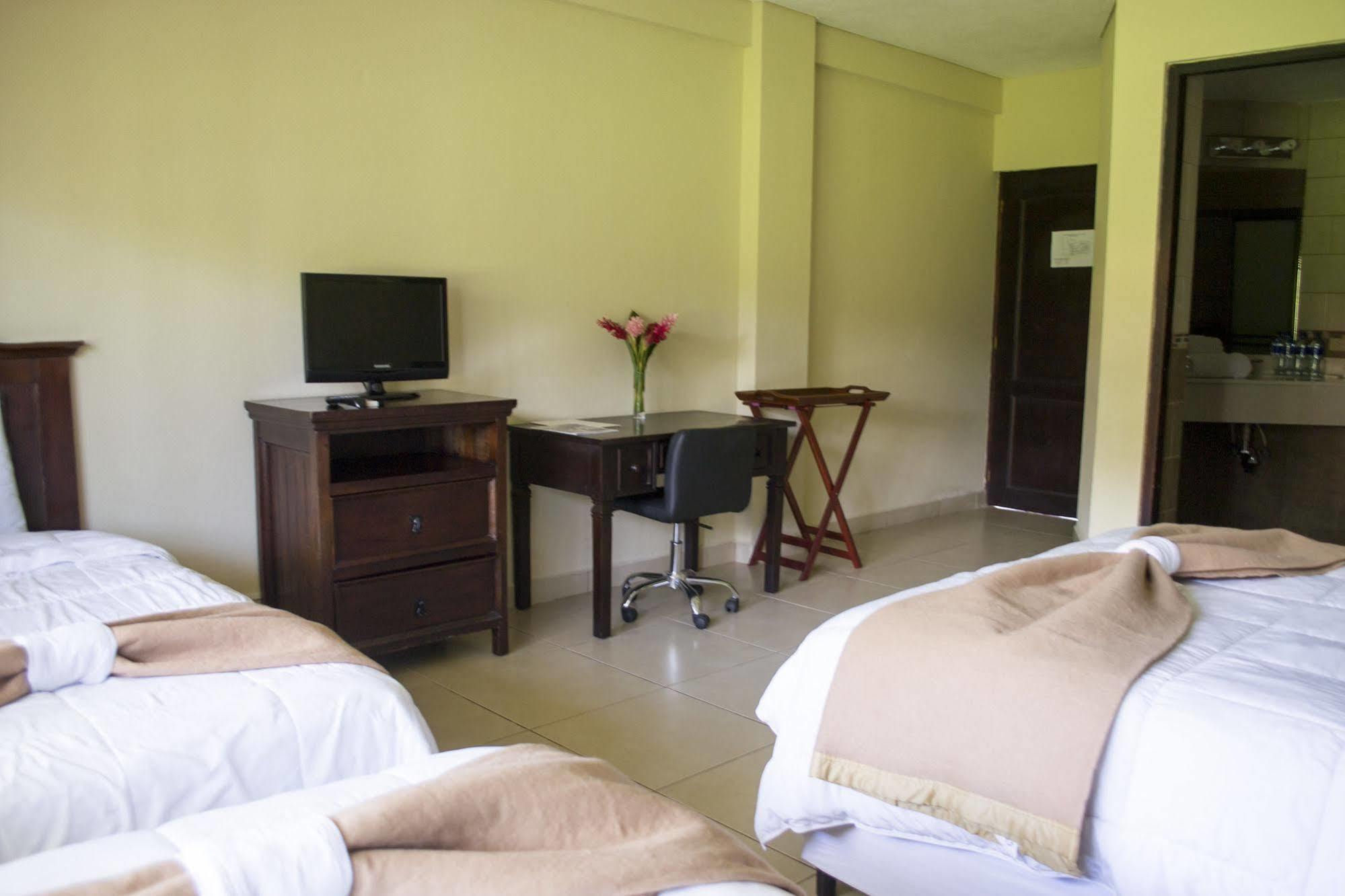 Farallones Hotel Chinandega Exterior foto