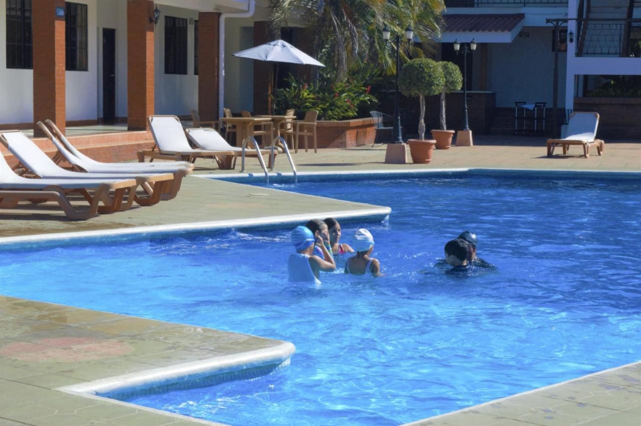 Farallones Hotel Chinandega Exterior foto
